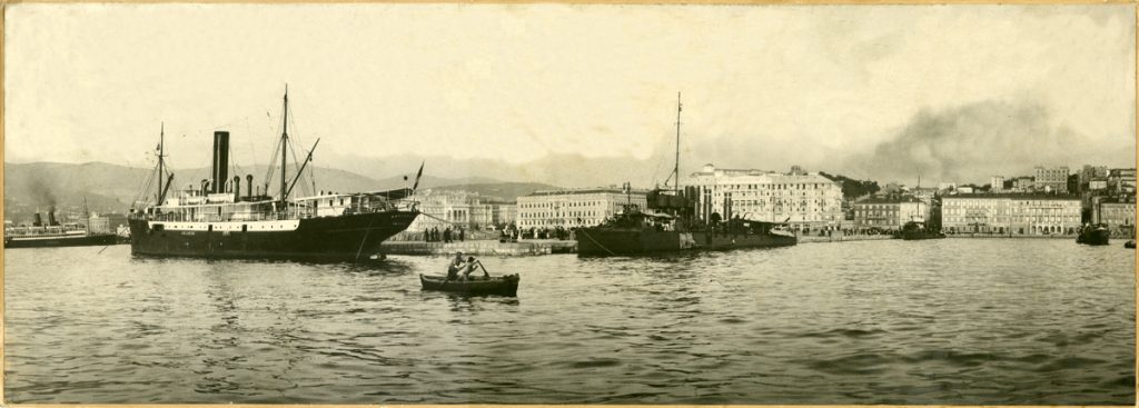 Alois Beer, Veduta del porto : vecchio molo della sanità, [1910] F8956